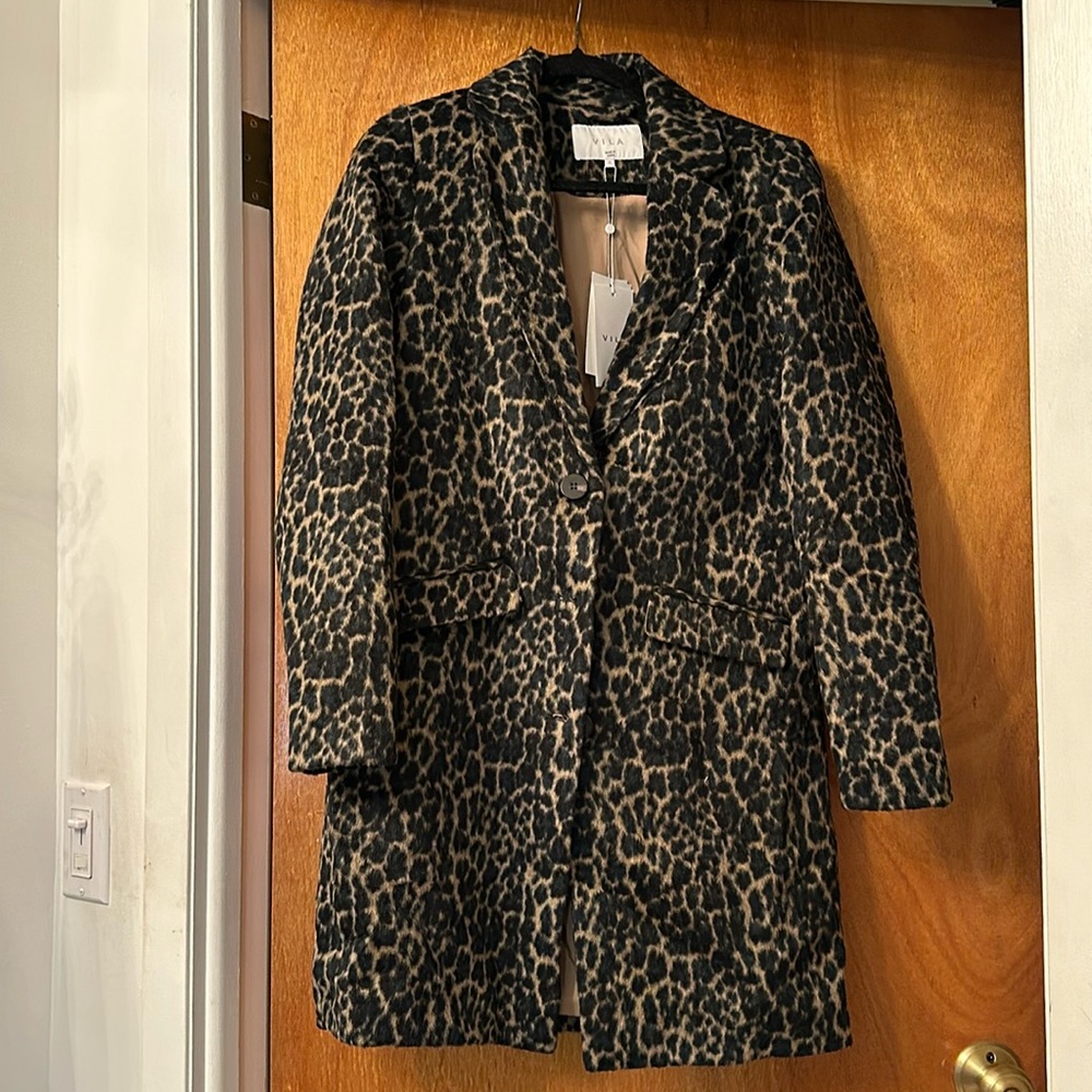 Vila leopard coat NWT
